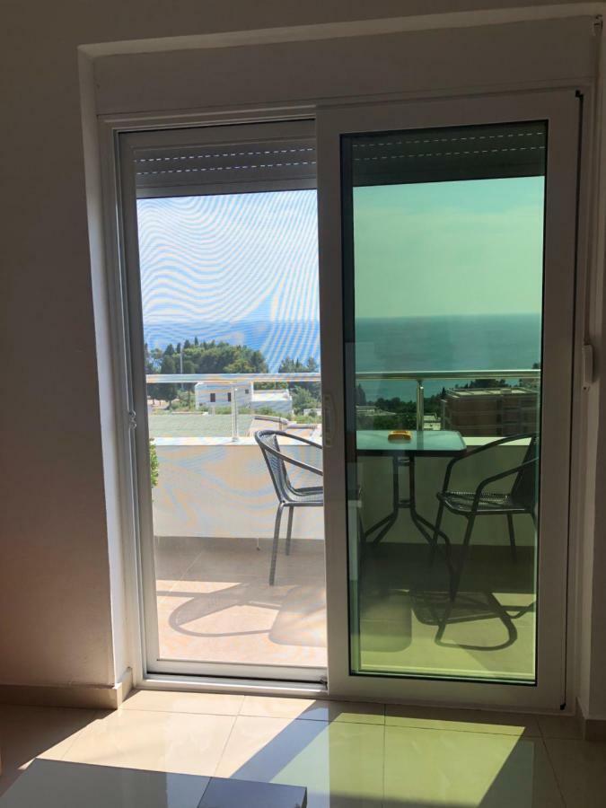 Apartmani Dini 울친 외부 사진