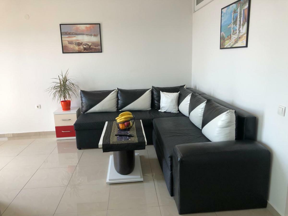Apartmani Dini 울친 외부 사진