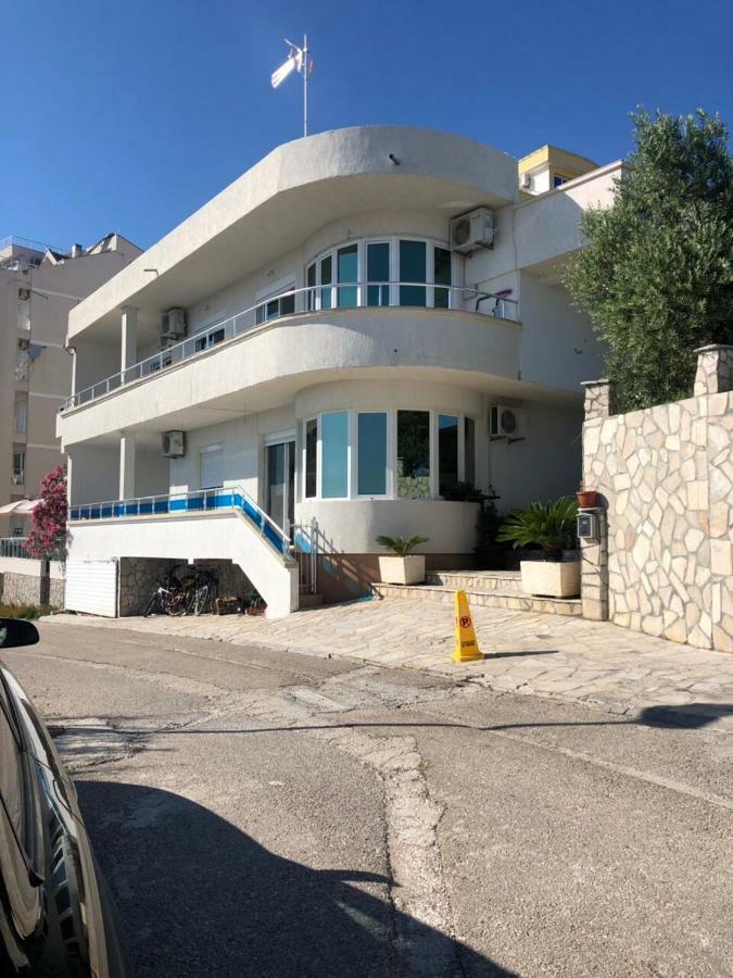 Apartmani Dini 울친 외부 사진